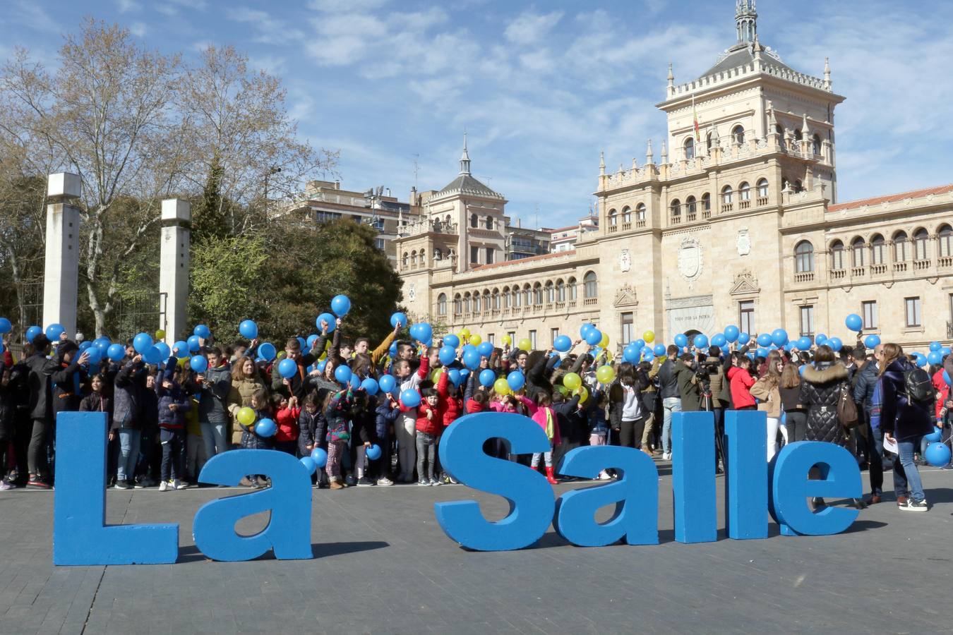 Fotos: Alumnos de La Salle y Lourdes conmemoran el tricentenario del fallecimiento de su fundador