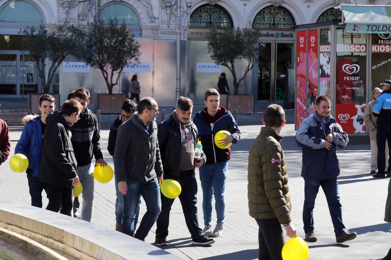 Fotos: Alumnos de La Salle y Lourdes conmemoran el tricentenario del fallecimiento de su fundador