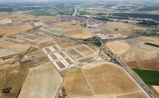 Vista aérea del Parque Logístico Industrial de Tordesillas, dependiente de la Entidad Estatal de Suelo, en el momento de su construcción. 