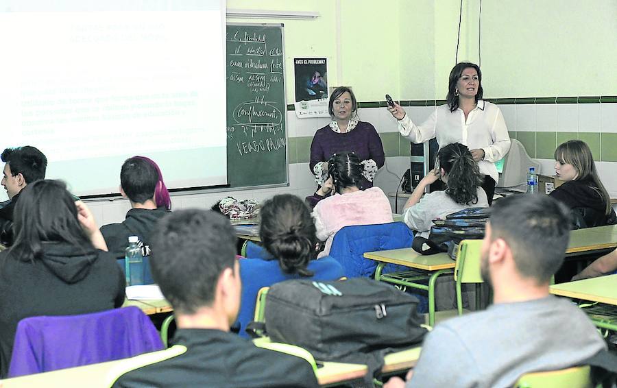 Charla sobre los riesgos del juego y las apuestas, en el instituto Galileo.