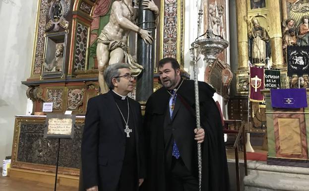 Luis Argüello y el presidente de la Junta de Semana Santa, Carlos García Serrada