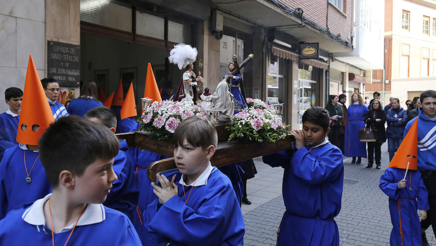 Fotos: Los niños inauguran la Semana Santa de Palencia