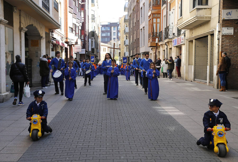 Fotos: Los niños inauguran la Semana Santa de Palencia