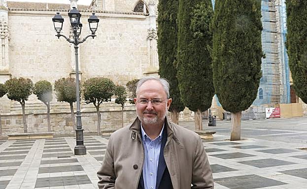 Enrique Rivero, en la plaza de la Inmaculada. 