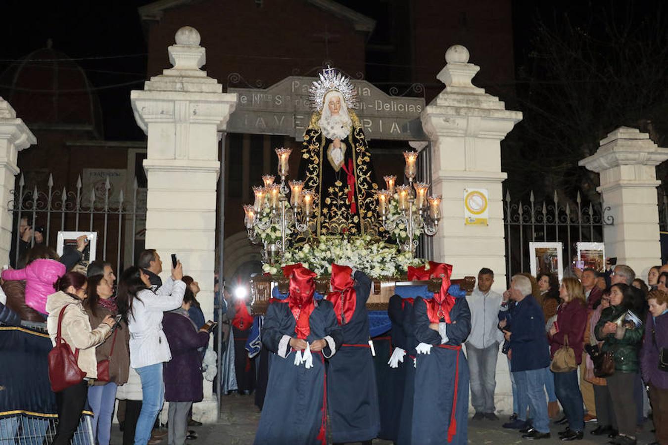 La Semana Santa ha arrancado en Valladolid con tres procesiones: el Vía Crucis del Santo Entierro, la de la Exaltación de la Santa Cruz y el traslado de la Virgen de las Angustias