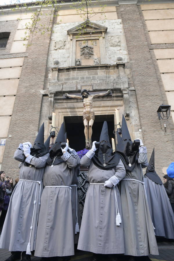 La Procesión de las Cinco Llagas ha recorrido el centro de Valladolid