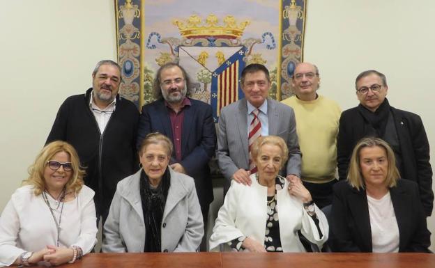 M iembros del jurado del premio internacional de poesía.