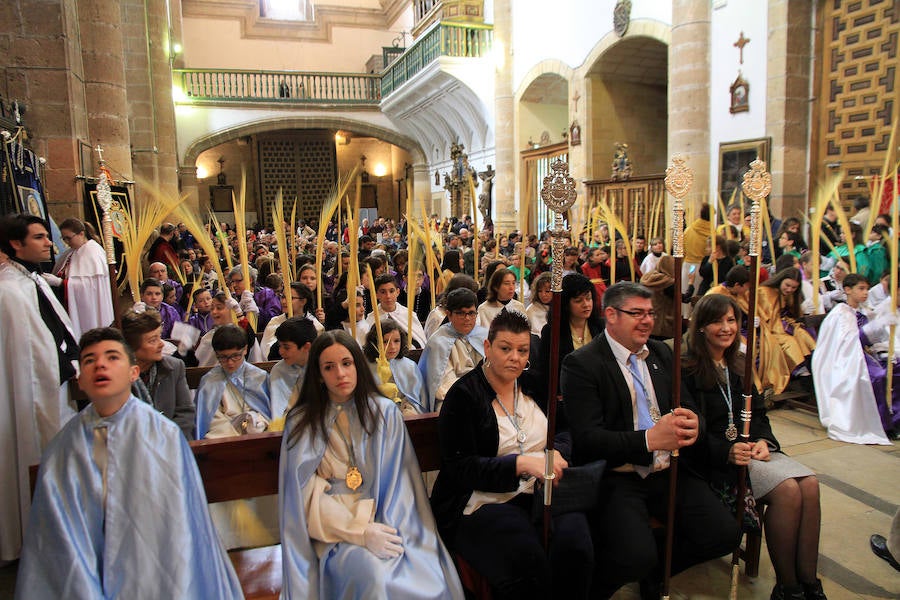Fotos: Domingo de Ramos. Bendición de las palmas en San Miguel