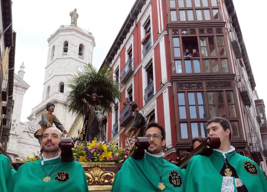 Fotos: Procesión de Las Palmas en Valladolid