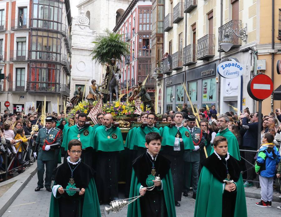 Fotos: Procesión de Las Palmas en Valladolid