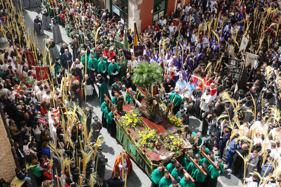 Fotos: Procesión de Las Palmas en Valladolid
