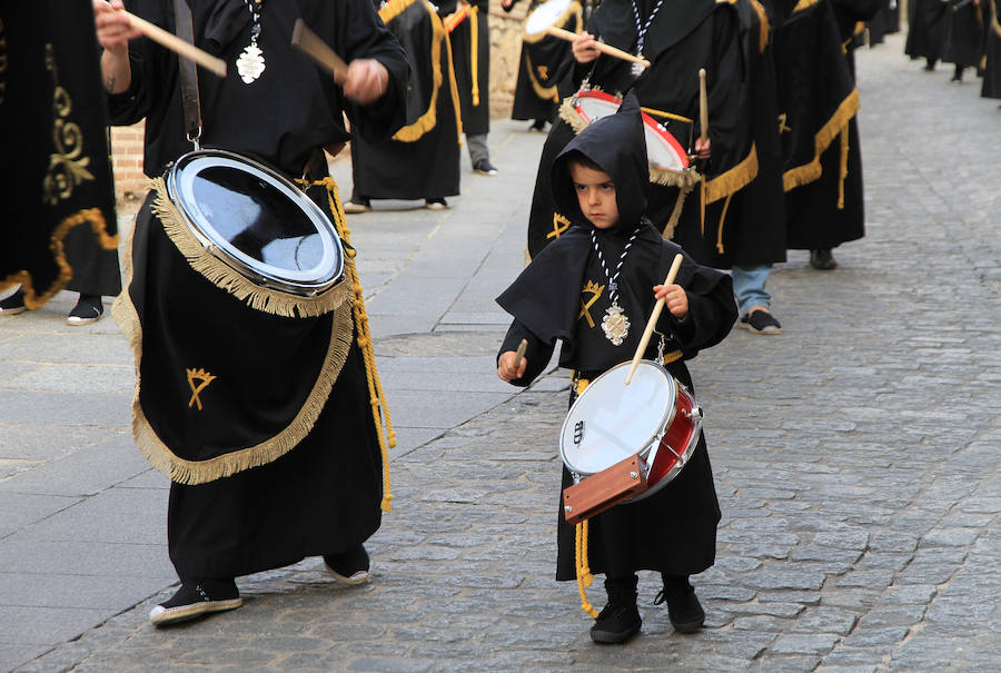 Fotos: Procesión del Cristo Yacente de Gregorio Fernández en Segovia