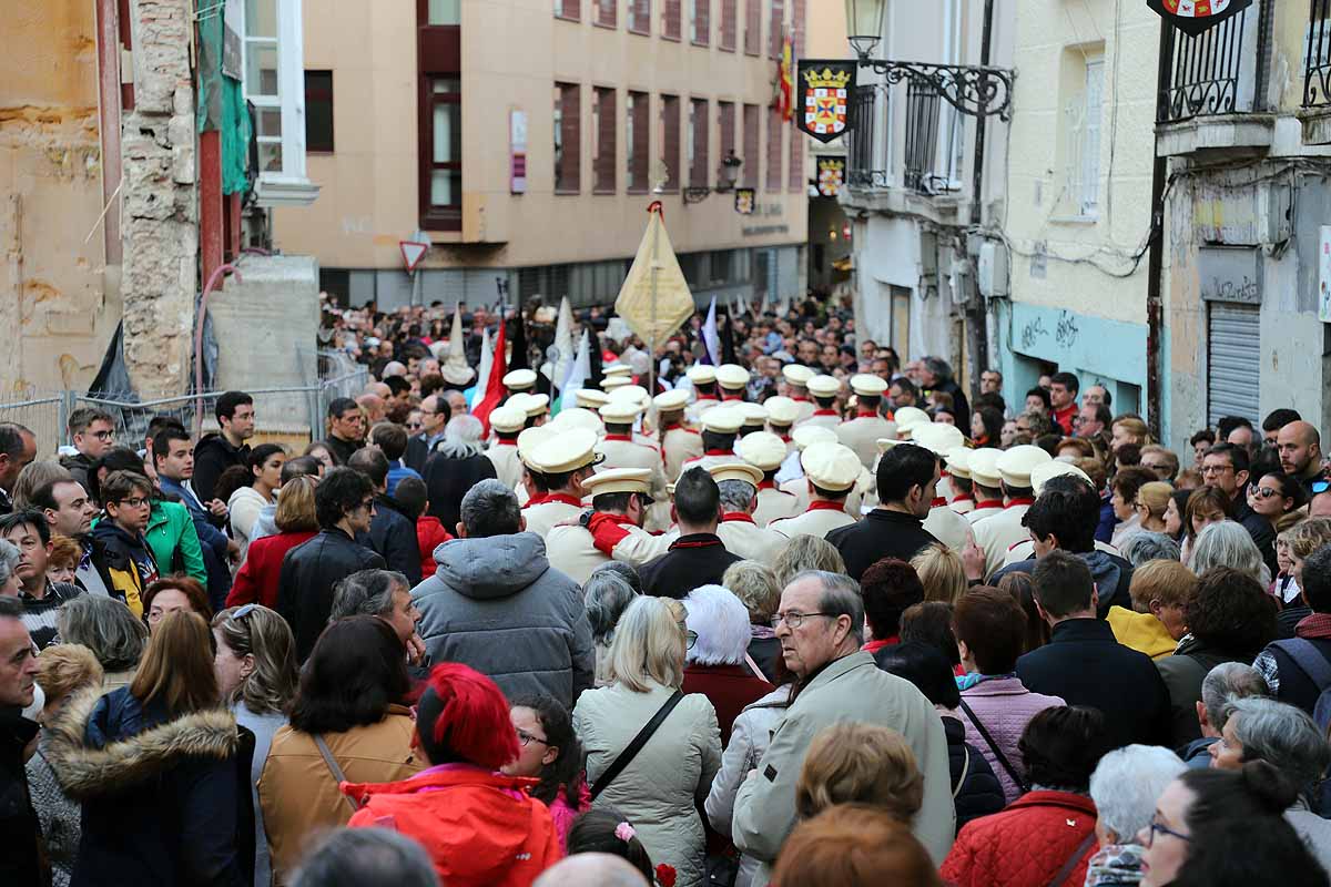 Fotos: Dolor con la caída y rotura de la imagen del Santísimo Cristo de Burgos
