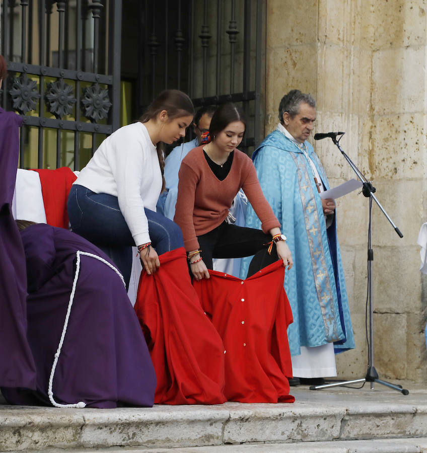 Fotos: Procesión de Las Cinco LLagas en Palencia