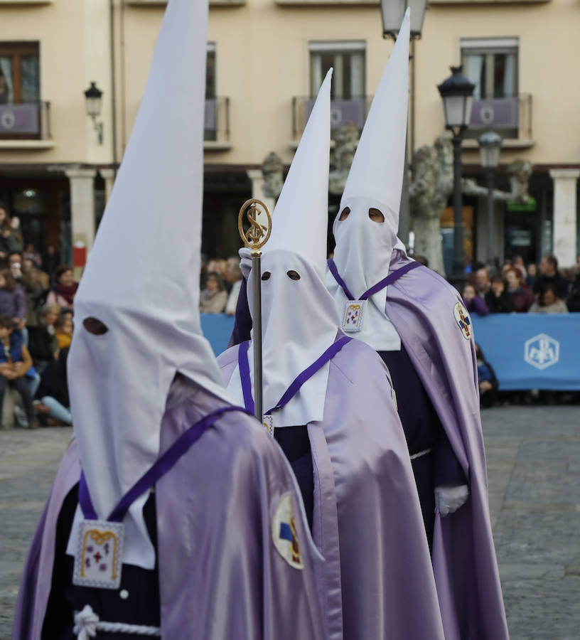 Fotos: Procesión de Las Cinco LLagas en Palencia