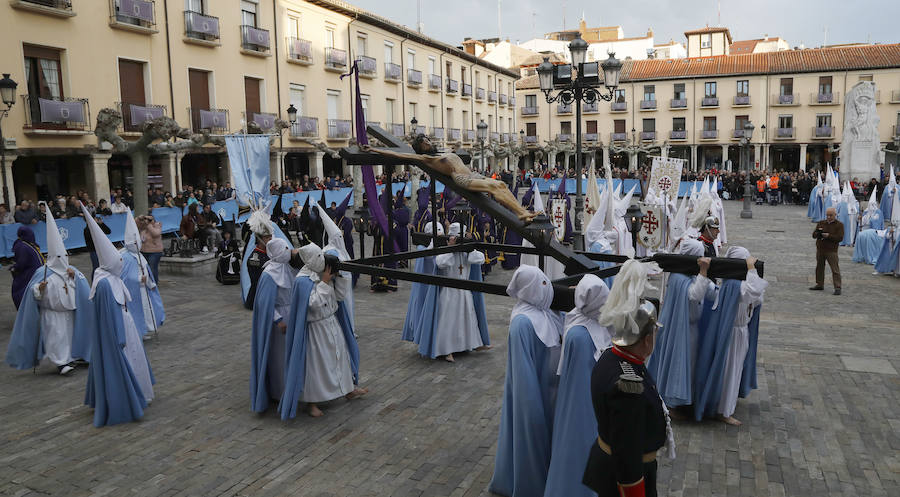 Fotos: Procesión de Las Cinco LLagas en Palencia