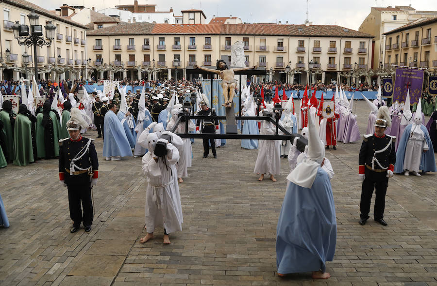 Fotos: Procesión de Las Cinco LLagas en Palencia