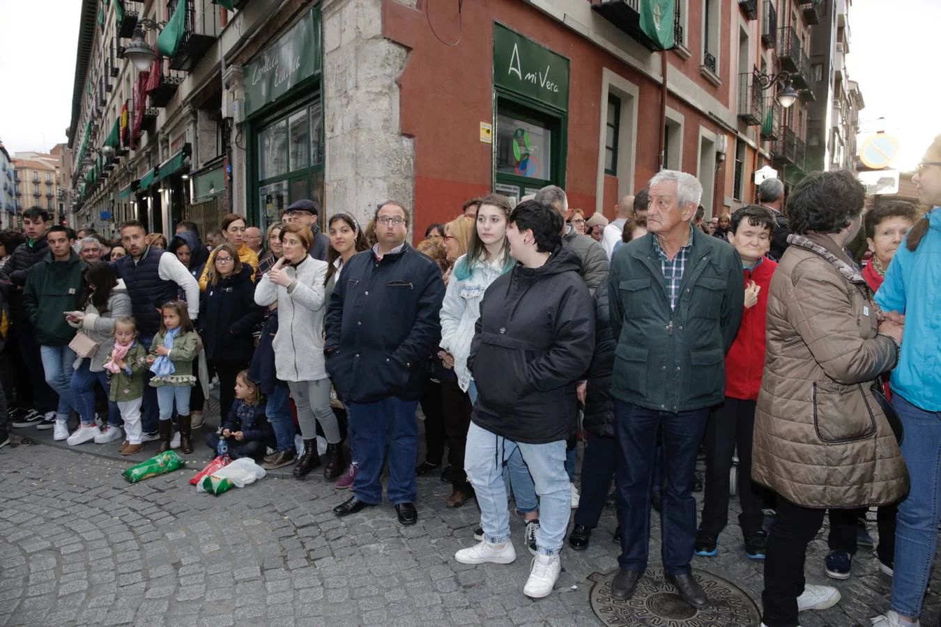 Fotos: Público en la procesión del Santísimo Rosario del Dolor de Valladolid (1/2)