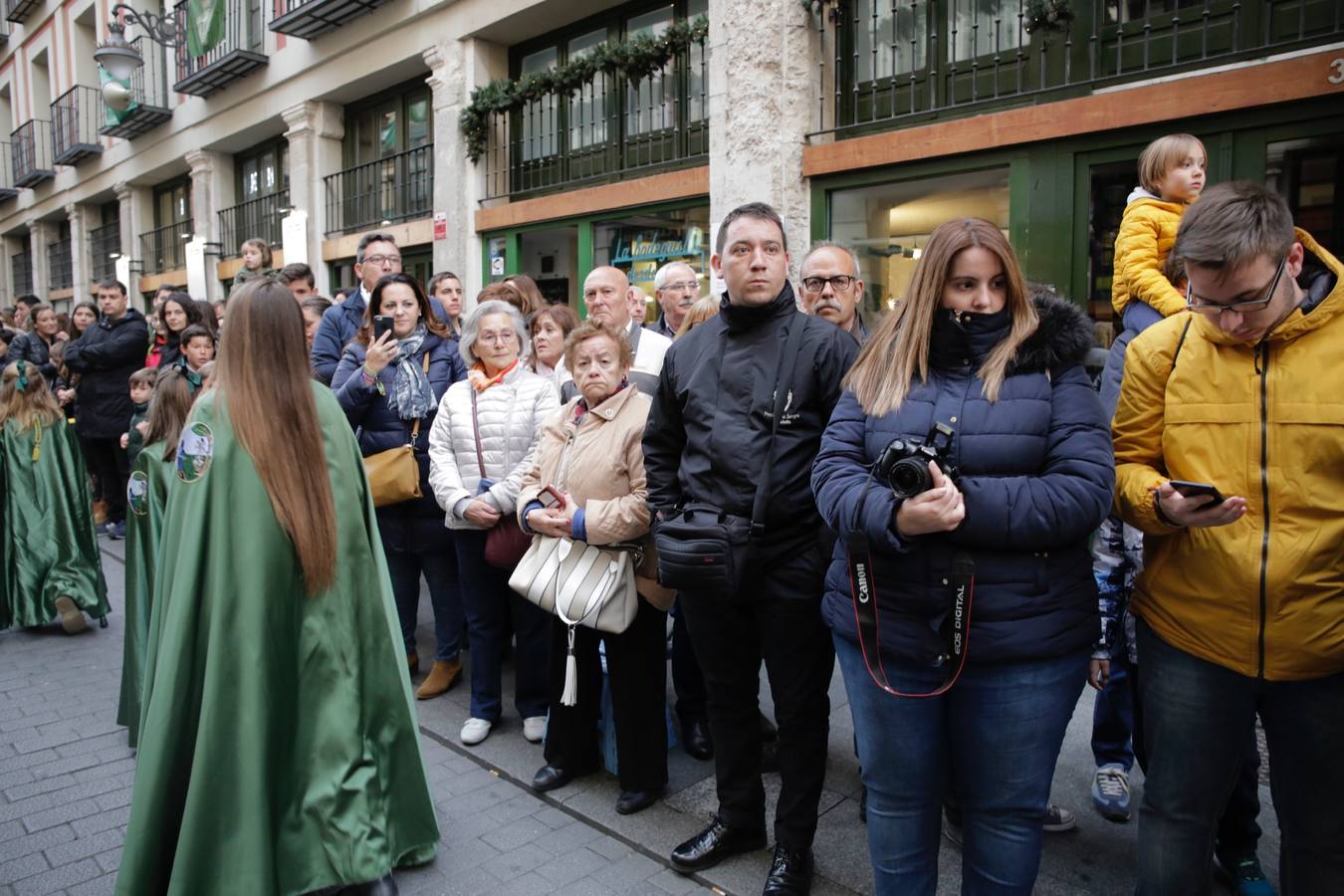 Fotos: Público en la procesión del Santísimo Rosario del Dolor de Valladolid (1/2)