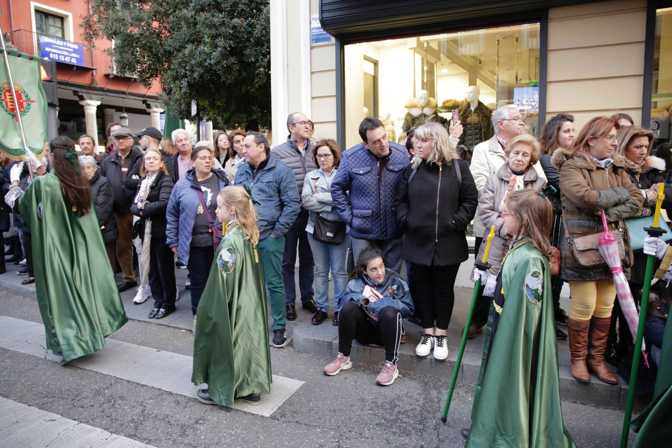Fotos: Público en la procesión del Santísimo Rosario del Dolor de Valladolid (2/2)