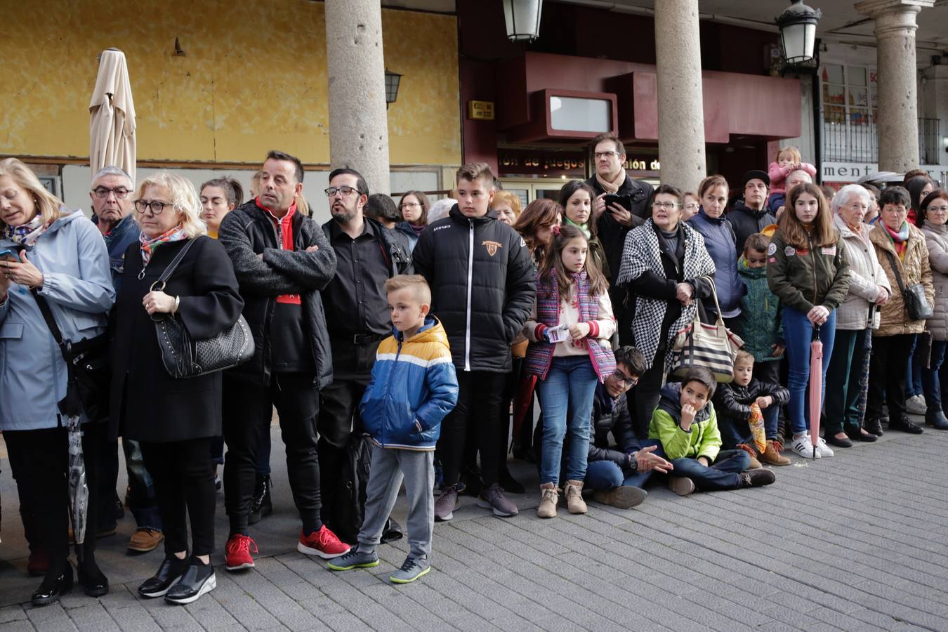 Fotos: Público en la procesión del Santísimo Rosario del Dolor de Valladolid (2/2)