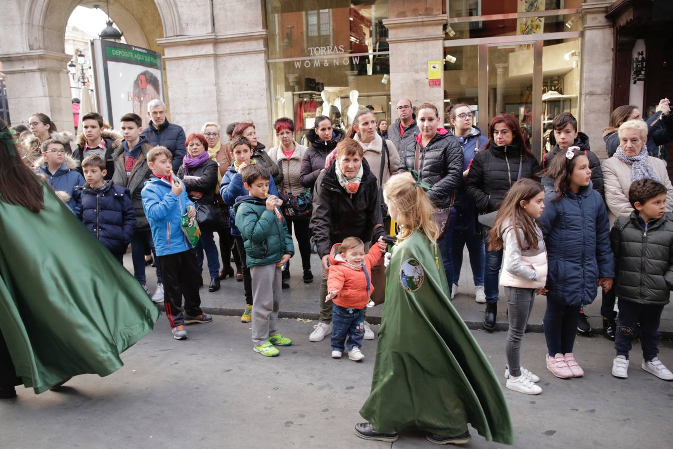 Fotos: Público en la procesión del Santísimo Rosario del Dolor de Valladolid (2/2)