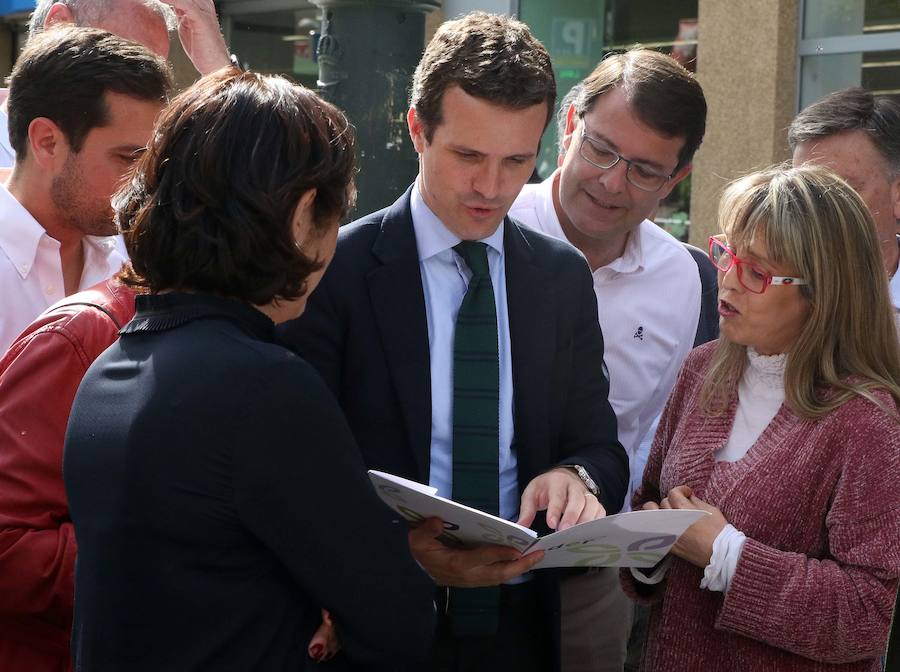 Fotos: El líder del PP, Pablo Casado, de visita por Segovia