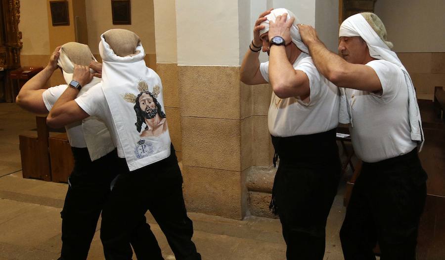 Fotos: Procesión y Oración de los Cinco Misterios en Santa Eulalia