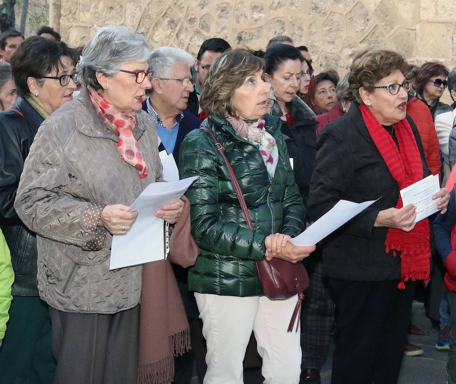 Fotos: Procesión y Oración de los Cinco Misterios en Santa Eulalia