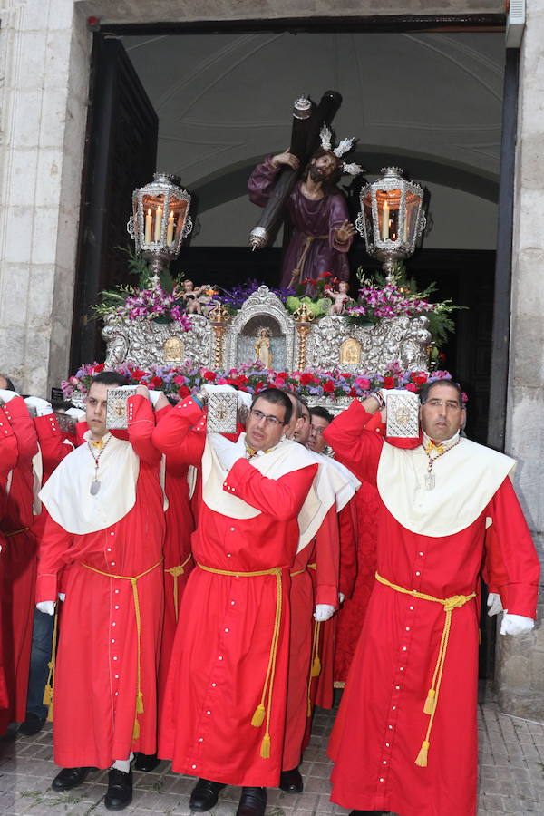 Comitiva de la Cofradía del Despojado en la procesión del Encuentro