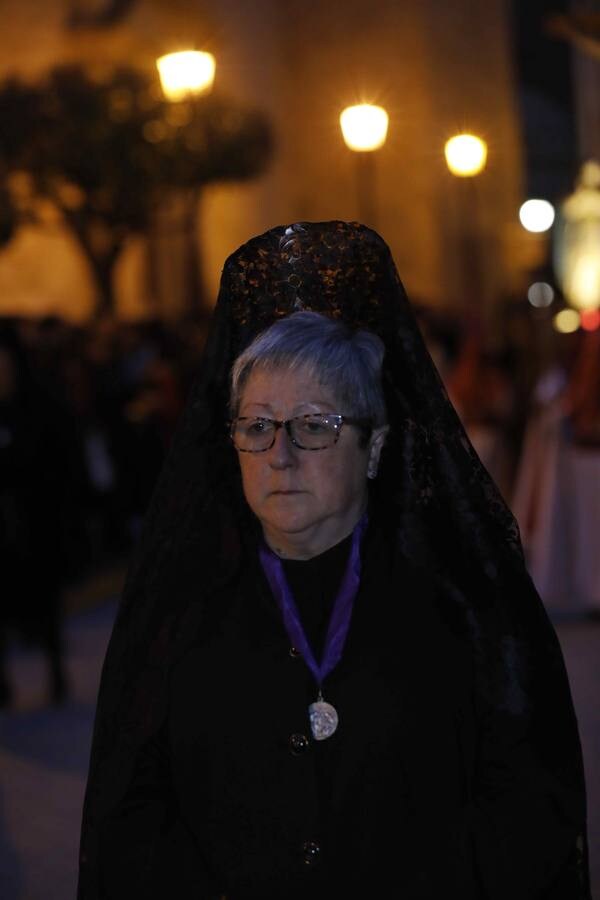 Pese a la amenaza de lluvia, salió con sus dos imágenes titulares, un crucificado gótico, en carroza, y el Cristo de la Agonía, a hombros