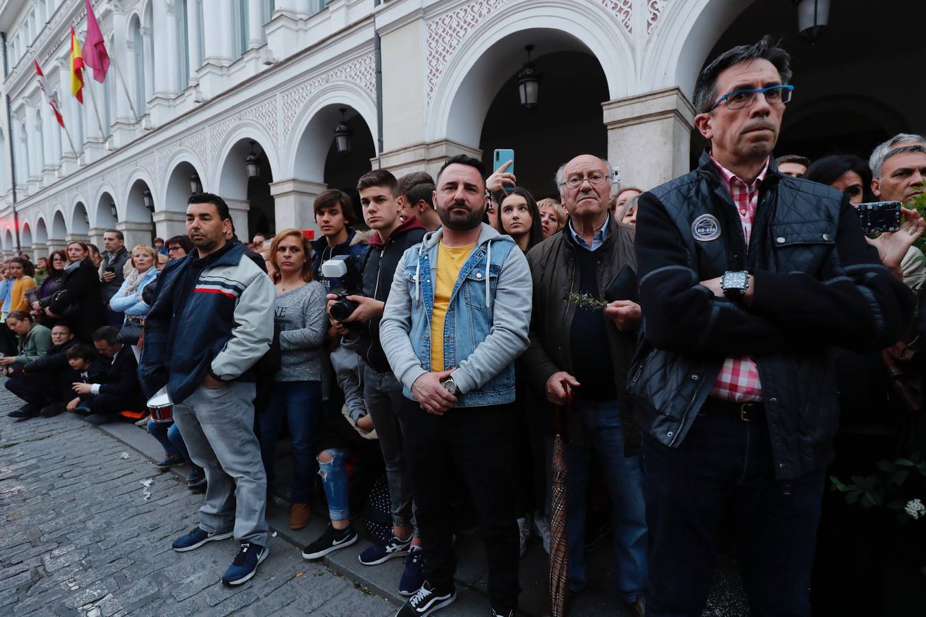Fotos: Público en la procesión del Encuentro del Martes Santo en Valladolid (1/2)