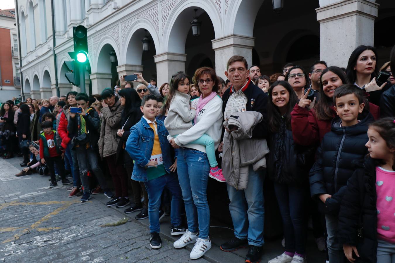 Fotos: Público en la procesión del Encuentro del Martes Santo en Valladolid (1/2)