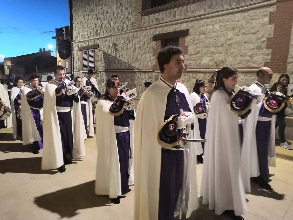 Participaron las cofradías del Santo Sepulcro de la localidad y la del Descendimiento y Santo Cristo de la Buena Muerte de Valladolid
