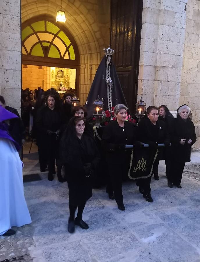 Participaron las cofradías del Santo Sepulcro de la localidad y la del Descendimiento y Santo Cristo de la Buena Muerte de Valladolid