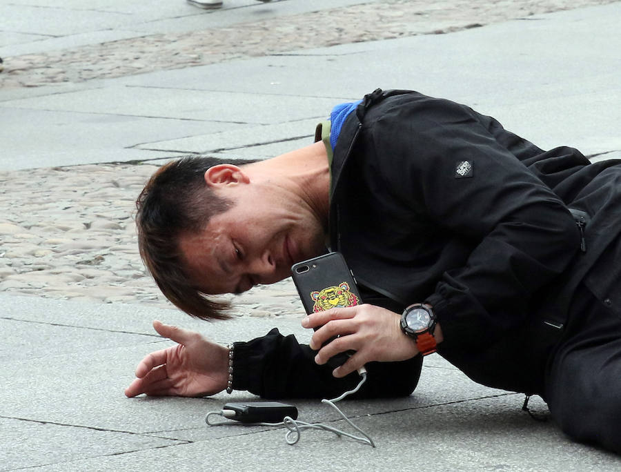 Fotos: Los turistas llenan el centro de Segovia el Miércoles Santo