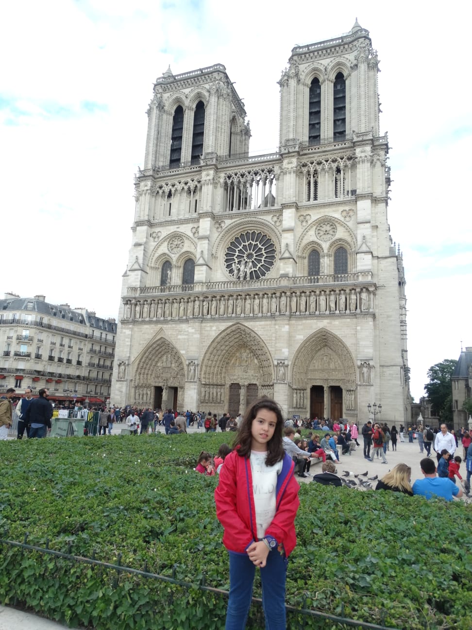 21 de mayo de 2017. Teresa delante de Notre Dame.