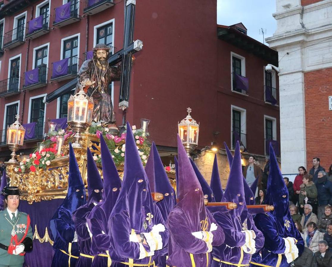 Salida del Vía Crucis Procesional por las calles de Valladolid