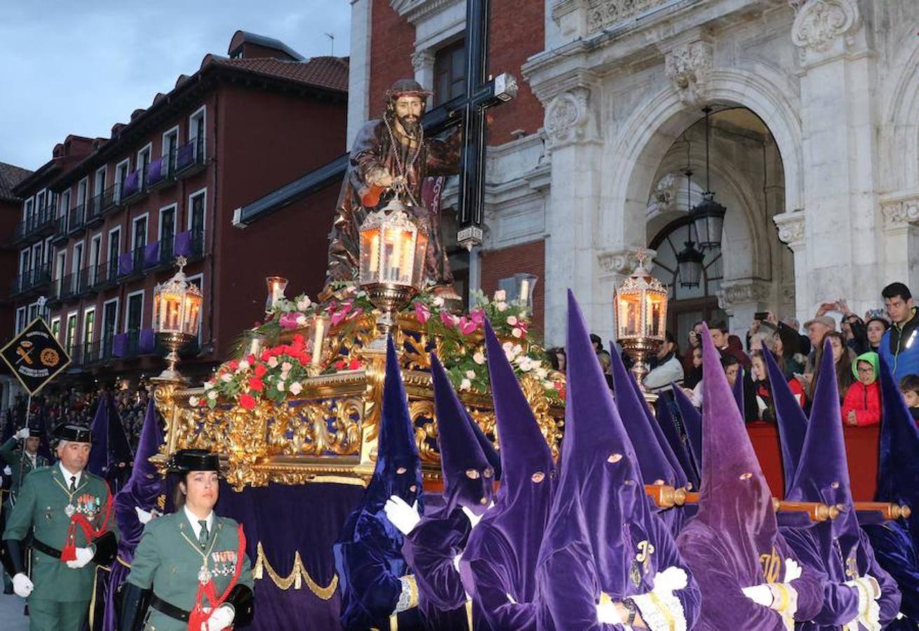 Salida del Vía Crucis Procesional por las calles de Valladolid