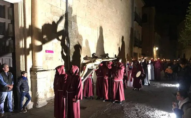 La Procesión de las cinco llagas de Cristo celebrada en la noche de ayer en Ciudad Rodrigo.