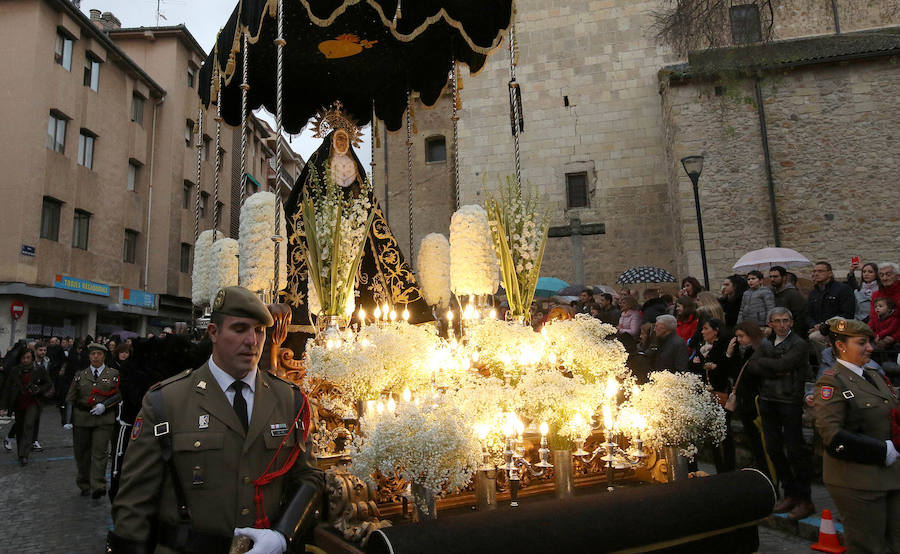 Fotos: Procesiones de Jueves Santo pasadas por agua