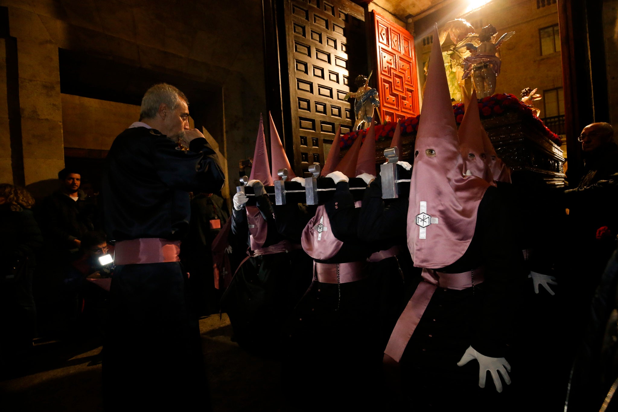 La hermandad no pudo sacar a la calle la imagen de Carmona y la de Nuestra Señora de las Lágrimas por primera vez en su historia