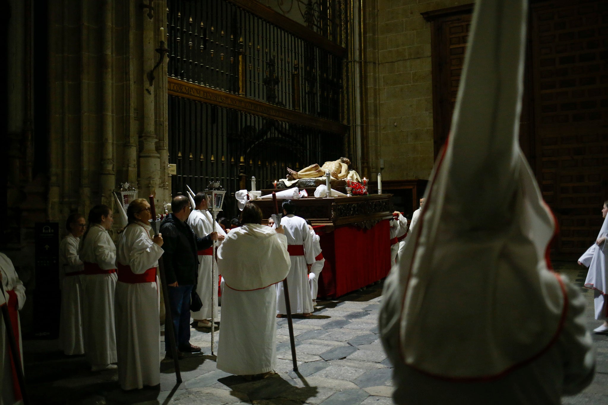 Fotos: El Yacente no pudo salir de la Catedral de Salamanca