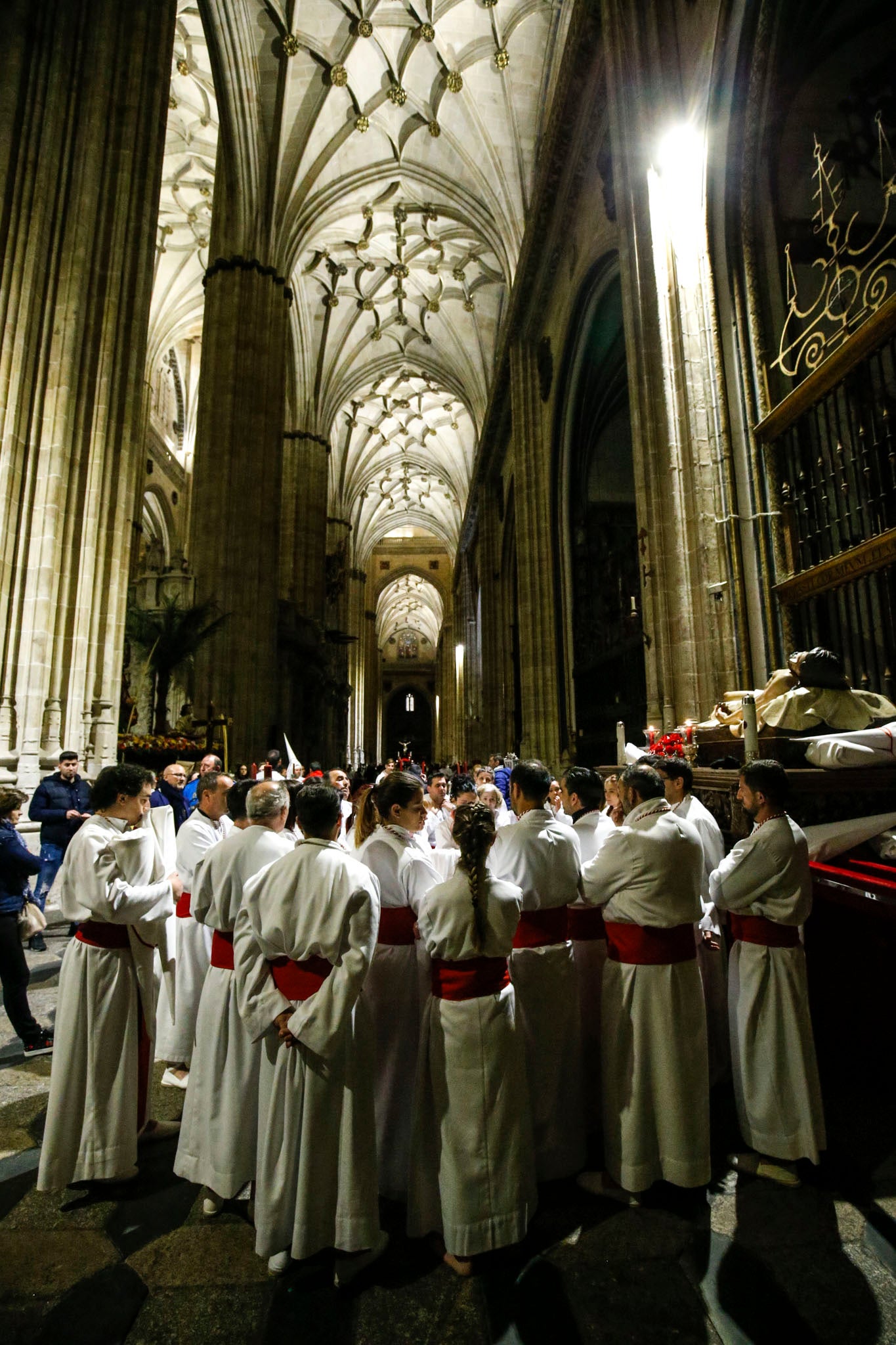 Fotos: El Yacente no pudo salir de la Catedral de Salamanca