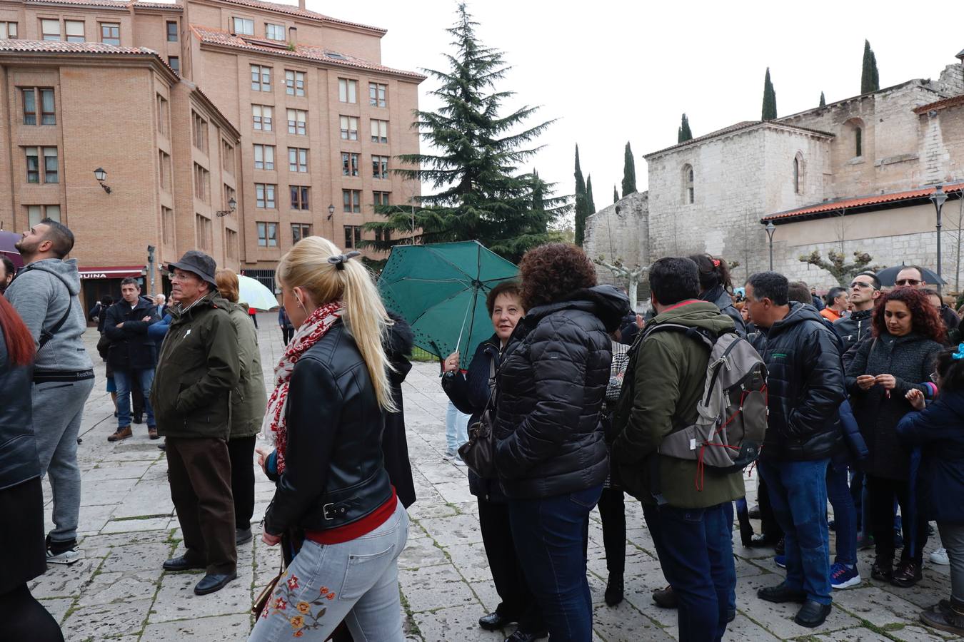 Fotos: La procesión de Penitencia y Caridad de Valladolid, suspendida por la lluvia