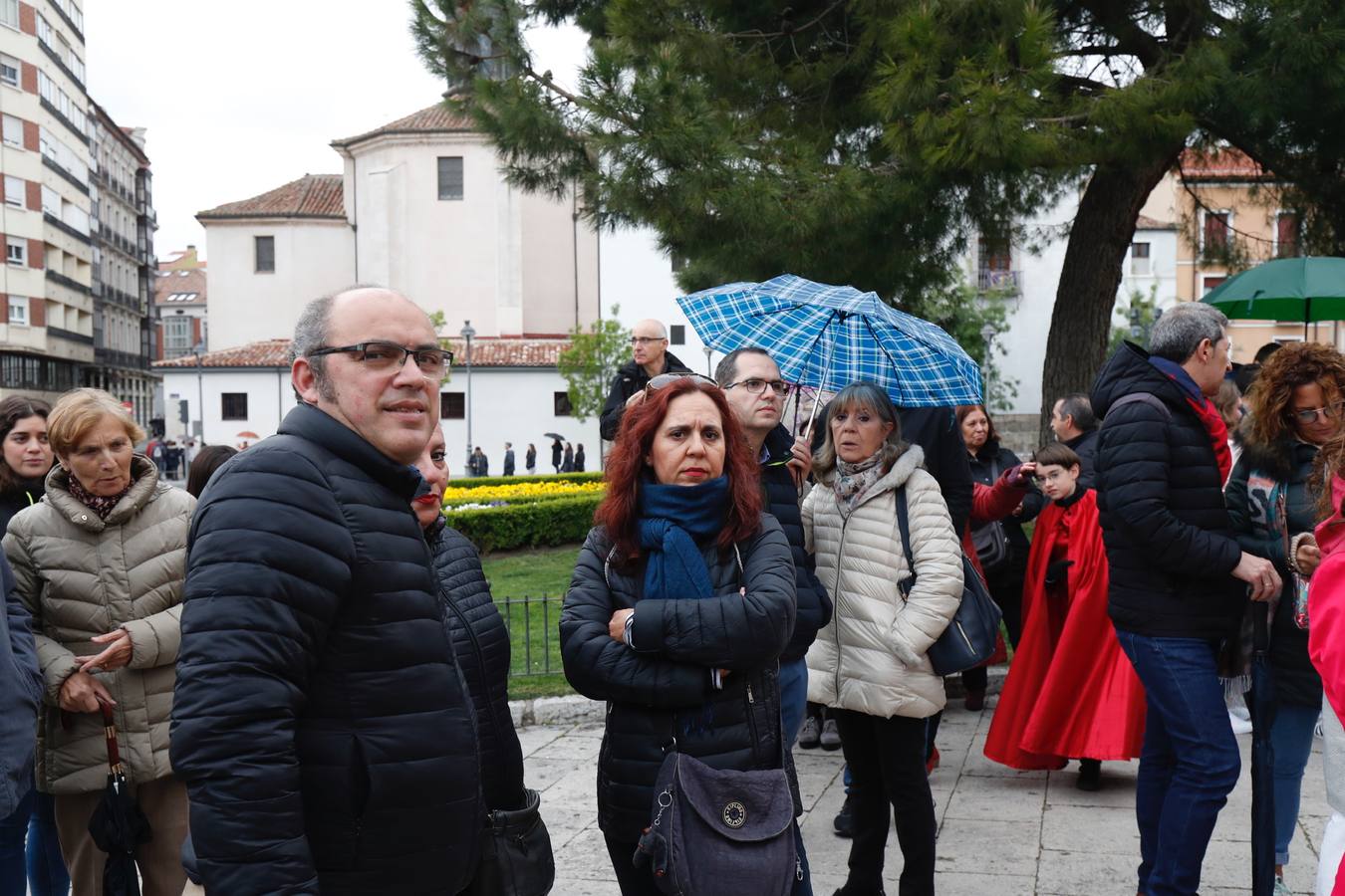 Fotos: La procesión de Penitencia y Caridad de Valladolid, suspendida por la lluvia