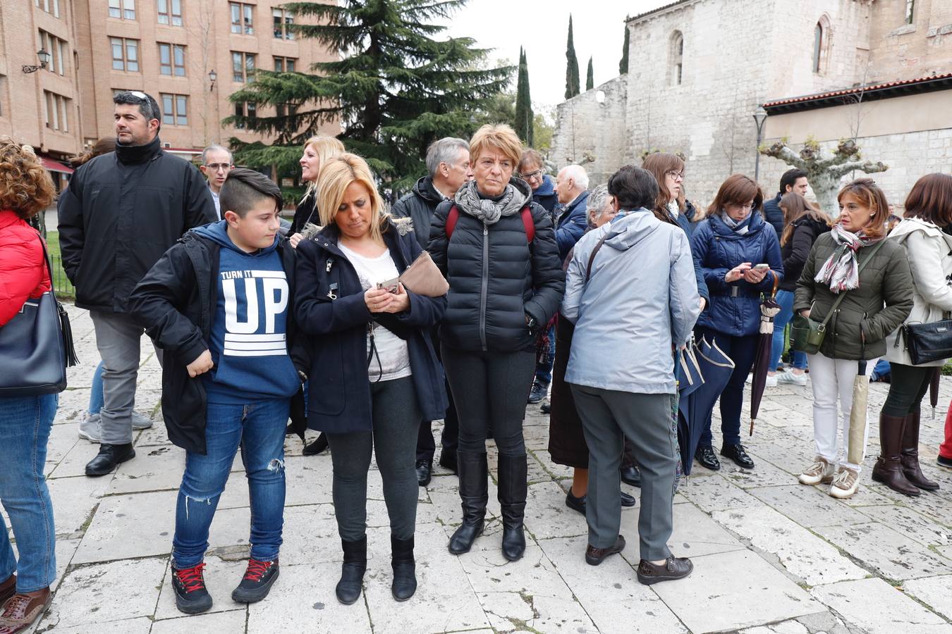 Fotos: La procesión de Penitencia y Caridad de Valladolid, suspendida por la lluvia