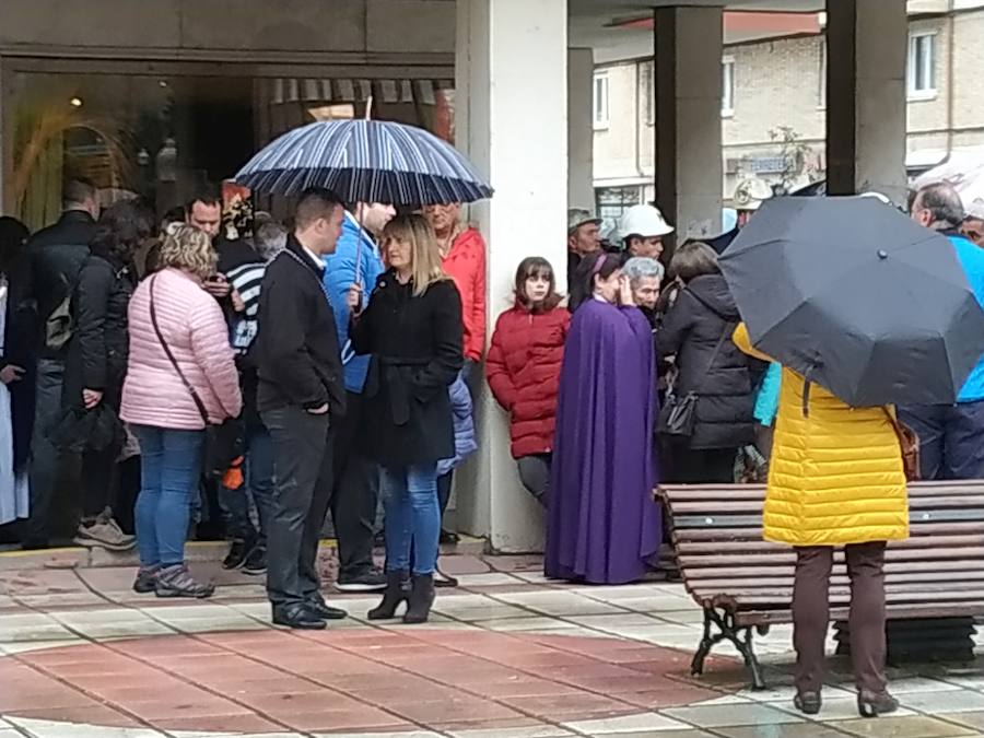 Fotos: Guardo se queda sin procesiones en Jueves Santo