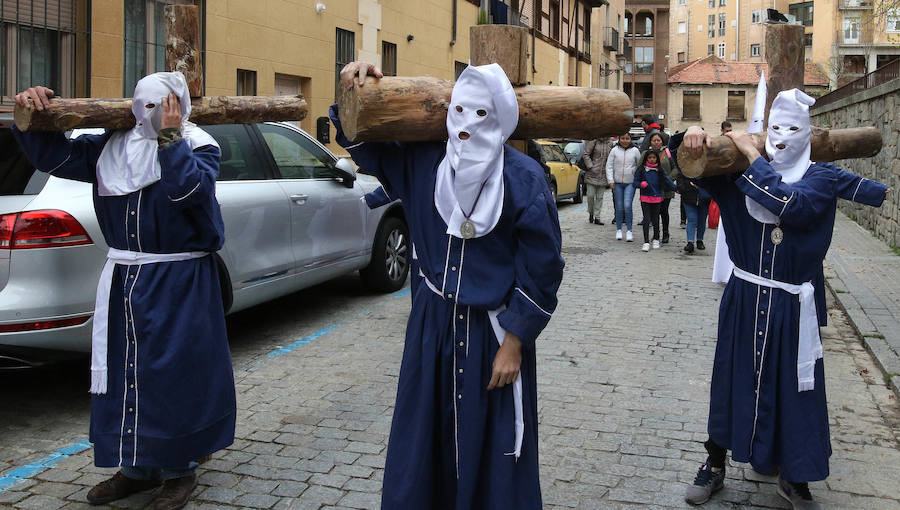 Fotos: Desfiles procesionales en la mañana del Viernes Santo