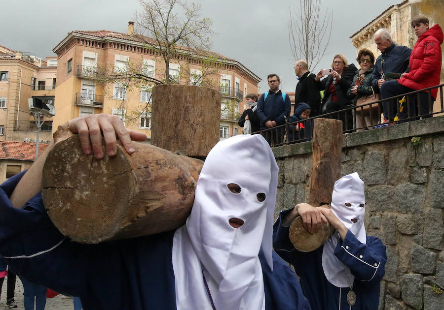 Fotos: Desfiles procesionales en la mañana del Viernes Santo